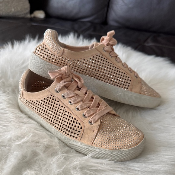 Vince Camuto Chenta Perforated & Embellished Peach Sneakers size 7.5 - Picture 1 of 13
